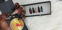 Load image into Gallery viewer, 'Trick or Treat set' press on nail set